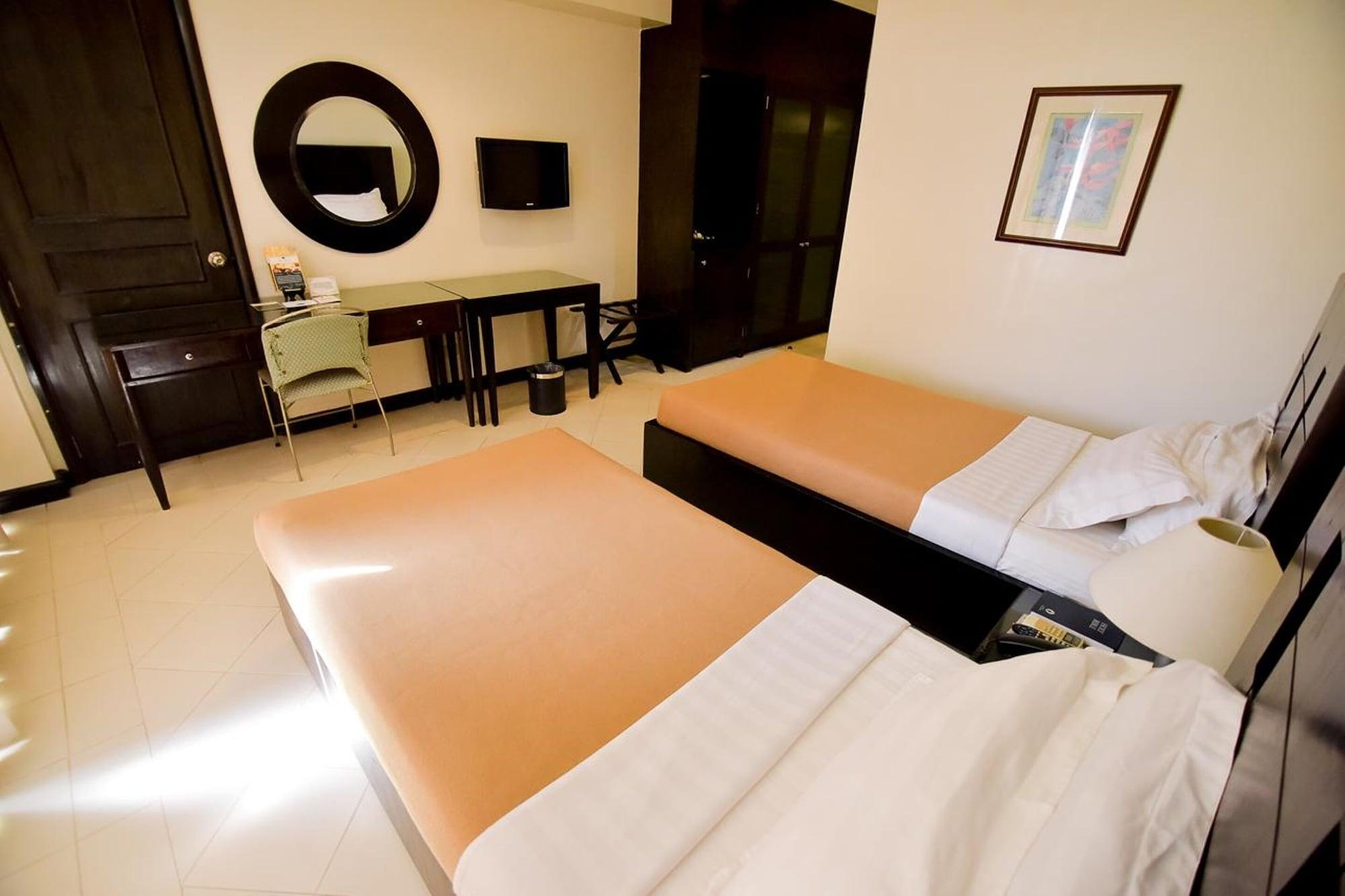 Hotel Tavern Суригао Экстерьер фото
