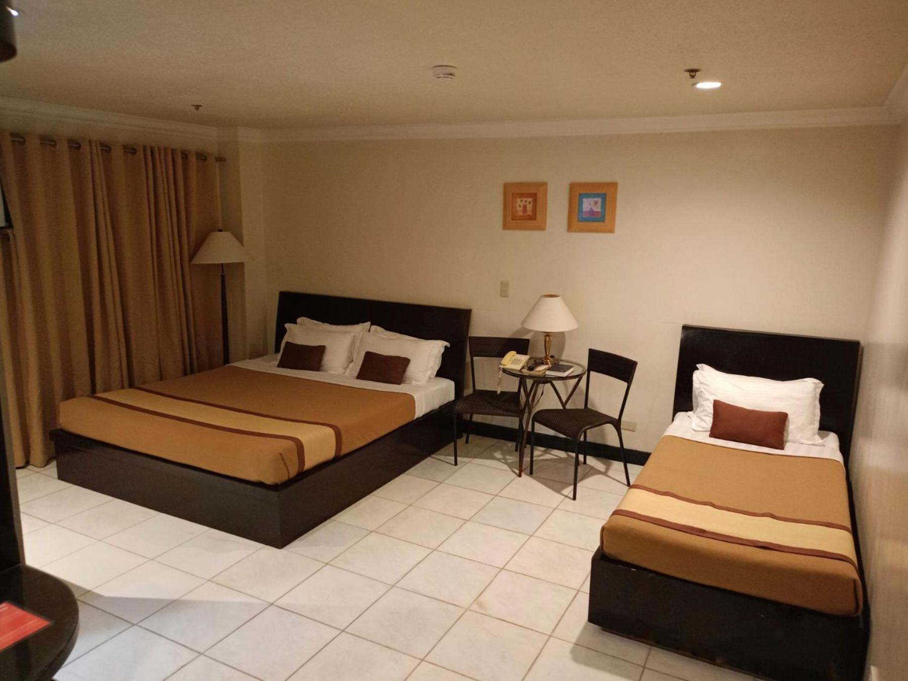 Hotel Tavern Суригао Экстерьер фото