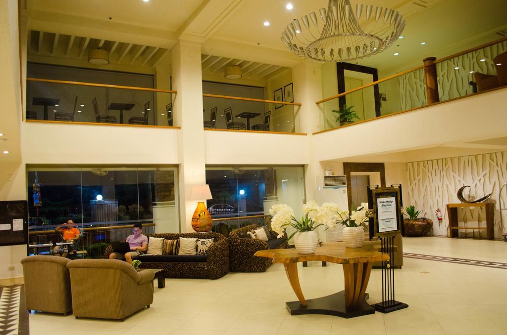 Hotel Tavern Суригао Экстерьер фото