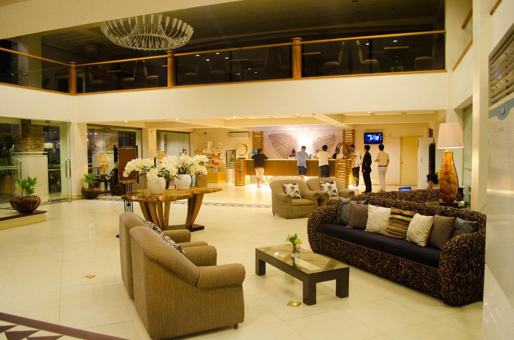 Hotel Tavern Суригао Экстерьер фото