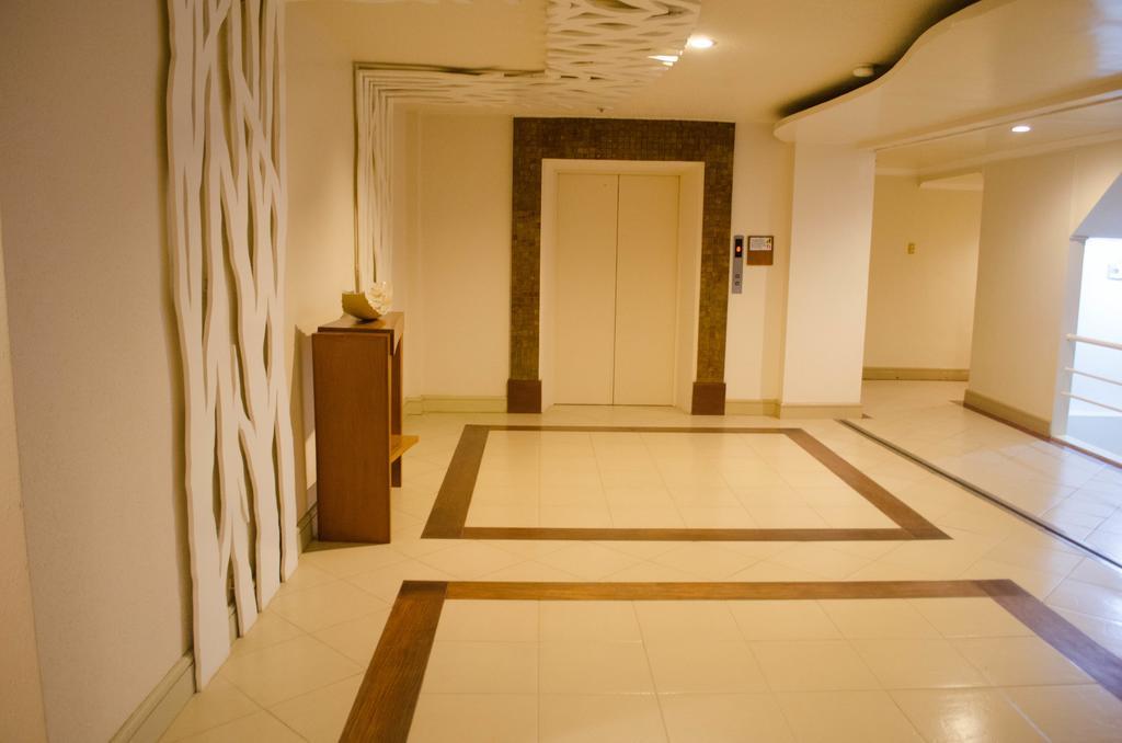 Hotel Tavern Суригао Экстерьер фото