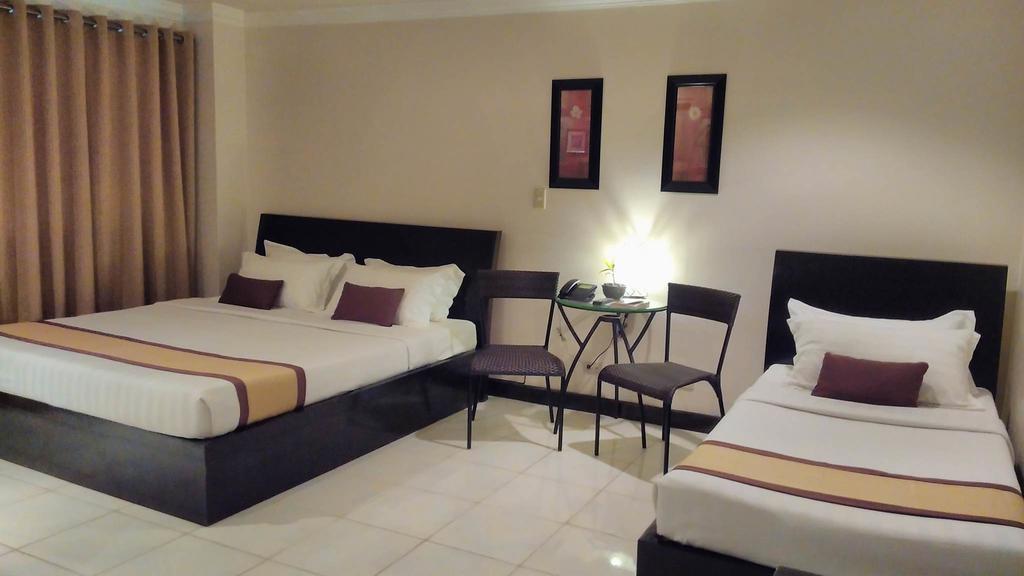 Hotel Tavern Суригао Экстерьер фото